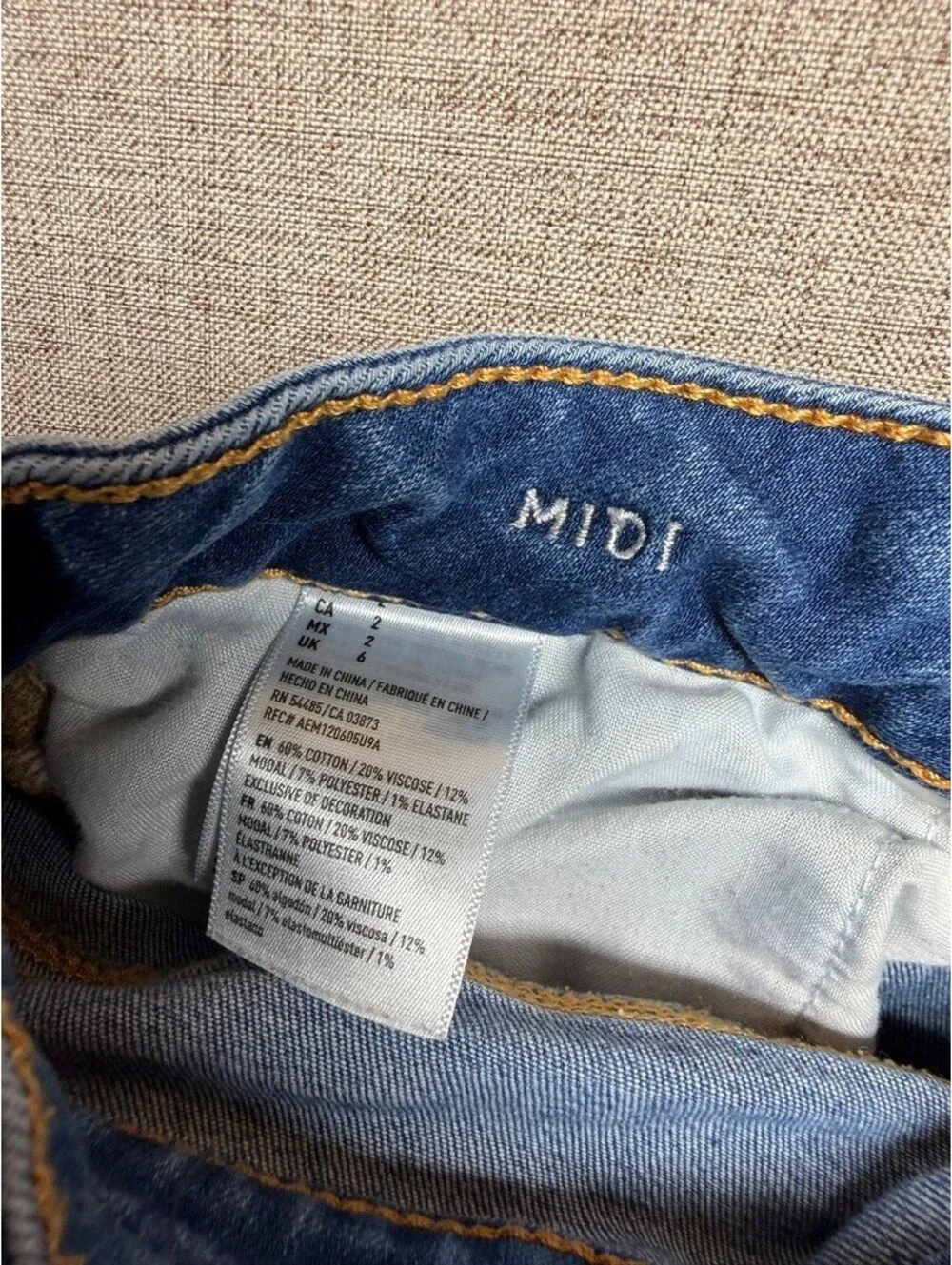 American Eagle Distressed Midi Denim Shorts Medium Wash Stretch Sz 2